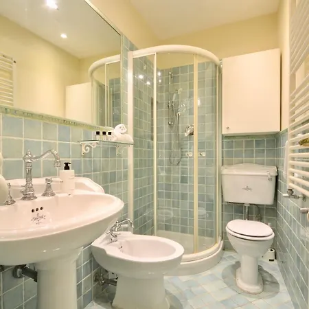 Gramsci 79 - Elegante Appartamento Fronte Spiaggia Con 3 Posti Letto *