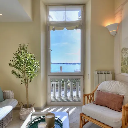 Appartement Gramsci 79 - Elegante Appartamento Fronte Spiaggia Con 3 Posti Letto *