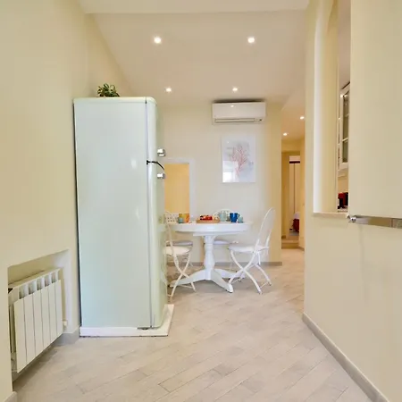 Gramsci 79 - Elegante Appartamento Fronte Spiaggia Con 3 Posti Letto * Santa Margherita Ligure