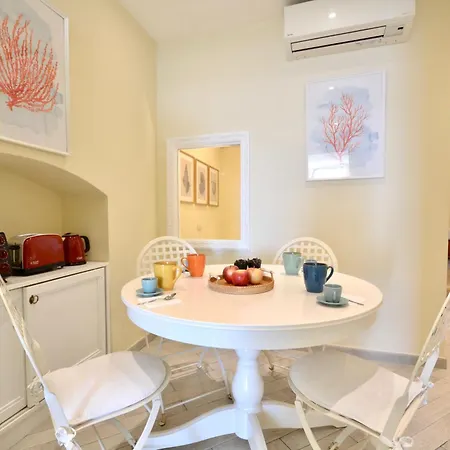 Gramsci 79 - Elegante Fronte Con 3 Posti Letto