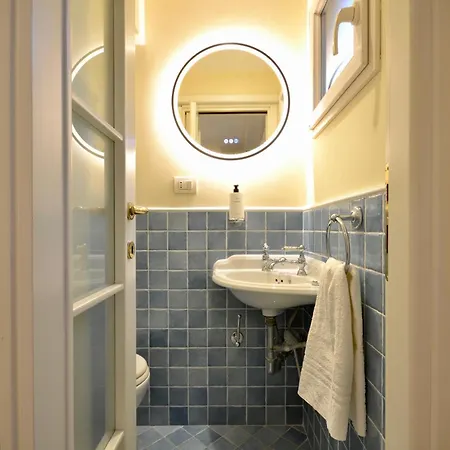 Gramsci 79 - Elegante Fronte Con 3 Posti Letto Apartament