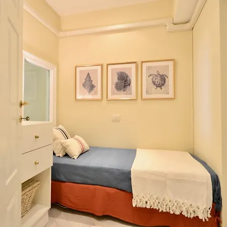 Apartament Gramsci 79 - Elegante Fronte Con 3 Posti Letto