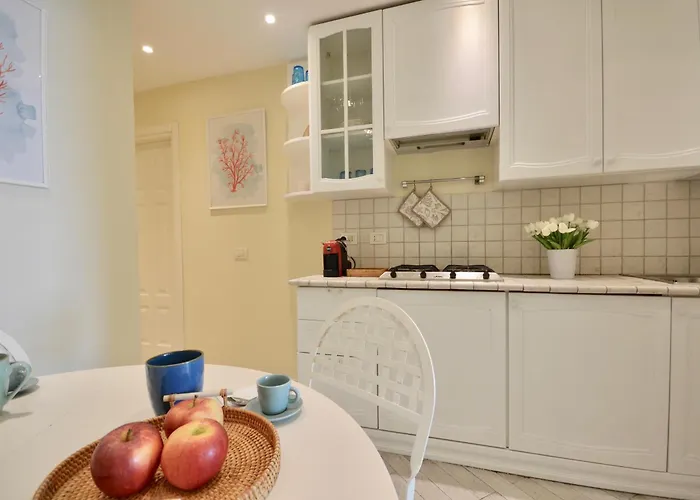 Gramsci 79 - Elegante Fronte Con 3 Posti Letto شقة *