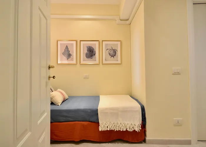 Gramsci 79 - Elegante Fronte Con 3 Posti Letto